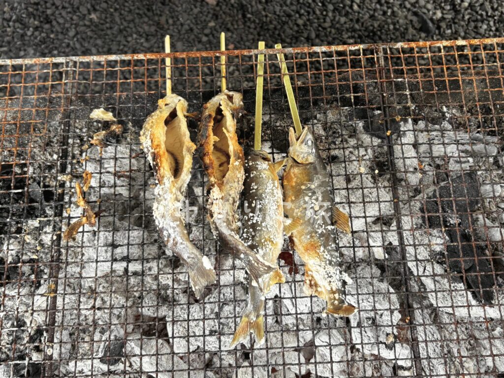清川リバーランドで焼き上がった魚の塩焼き