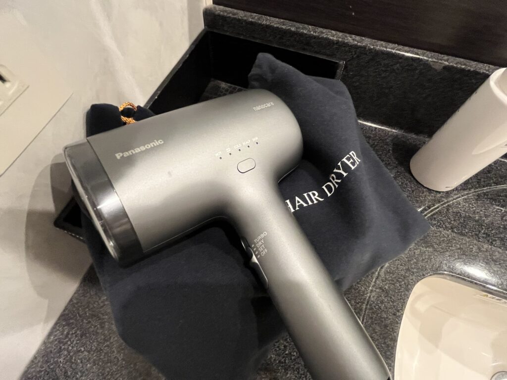 客室に用意されたPanasonicのドライヤー
