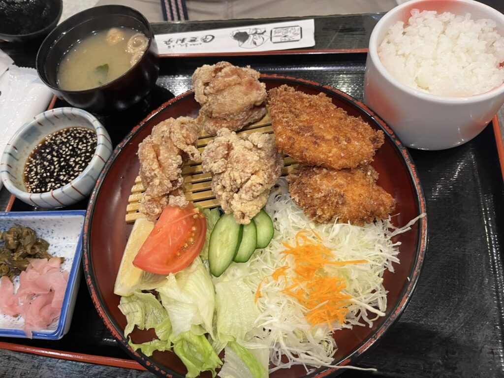 登利平 高崎モントレー店の鳥合わせ定食